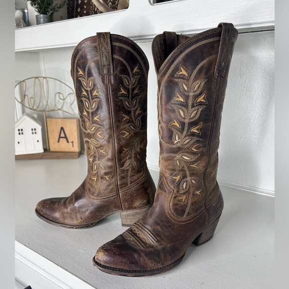 Ariat Shoes - **SOLD**Ariat Women 8.5 Leather Western Cowboy Boot Distressed Brown Floral